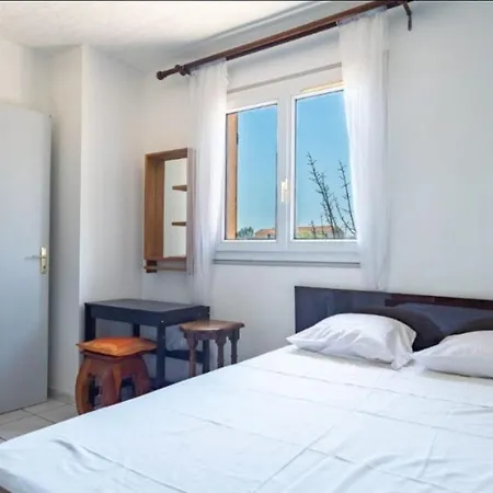 Ferienhaus Maison Climatisee Avec Jardin - 6 Pers - 7 Min Des Plages Du La Londe-les-Maures